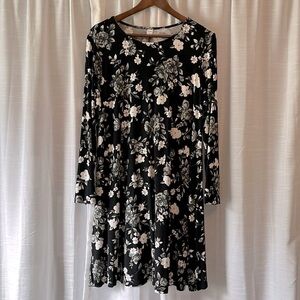 Old Navy Dress Womens Floral Swing Round Neck Knit Long Sleeve Black